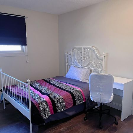 Appartement Calgary-Banff House Close Lrt&Dt&Free Parking Extérieur photo