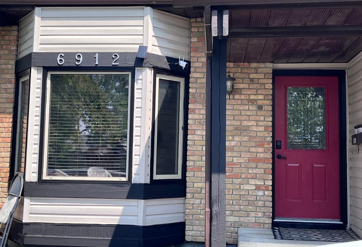 Appartement Calgary-Banff House Close Lrt&Dt&Free Parking Extérieur photo